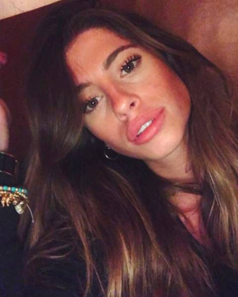 Hot Girl Chiara Nasti Trolls Her Haters (26 pics)