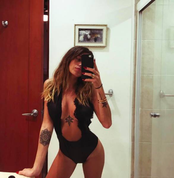 Hot Girl Chiara Nasti Trolls Her Haters (26 pics)