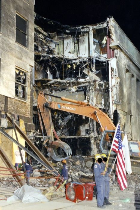 Heartbreaking 9/11 Investigation Images (22 pics)
