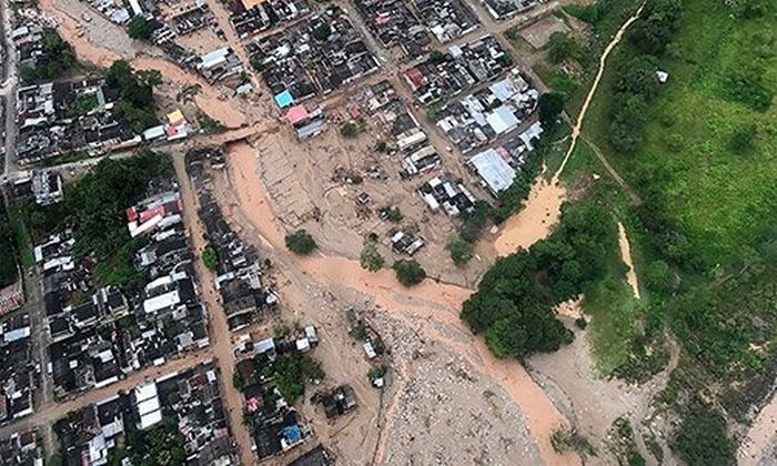 Mudslide Claims The Lives Of 254 People In Colombia (16 pics)