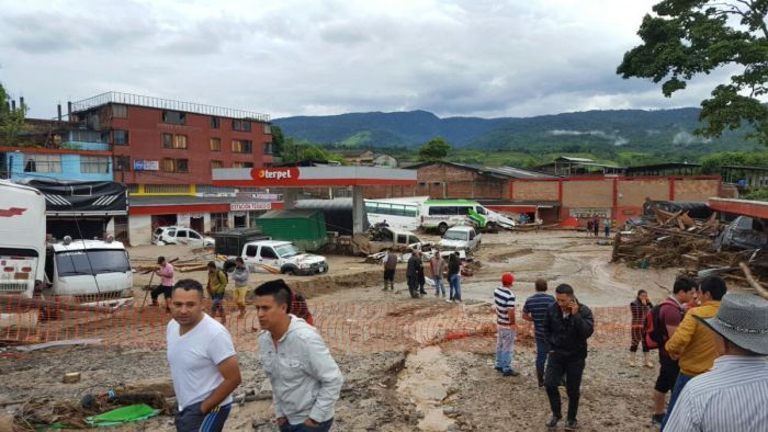 Mudslide Claims The Lives Of 254 People In Colombia (16 pics)