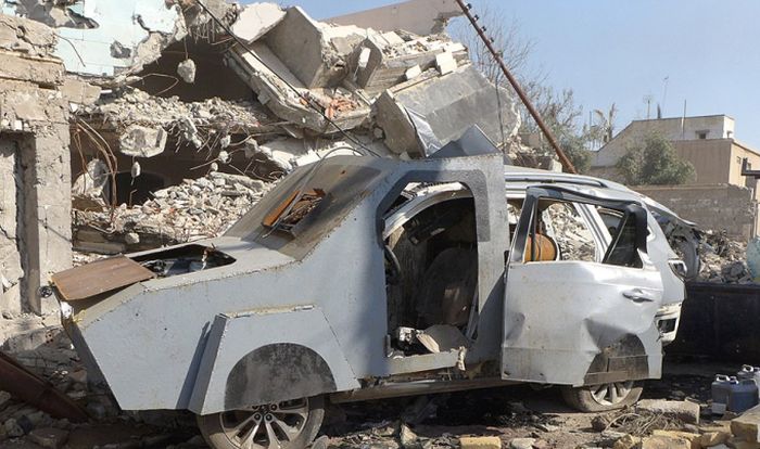 ISIS Car Bomb Factory Discovered In Mosul (11 pics)