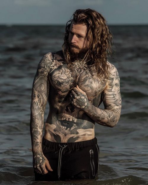 Meet The Man Who Tattooed His Weight Loss Scars And Changed His Body (6 pics)