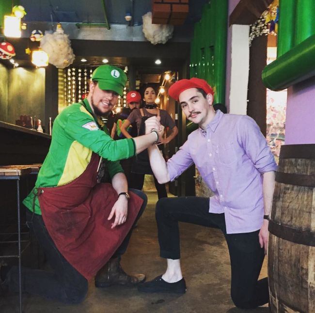 Fans Rush To Super Mario Themed Bar In Washington (12 pics)