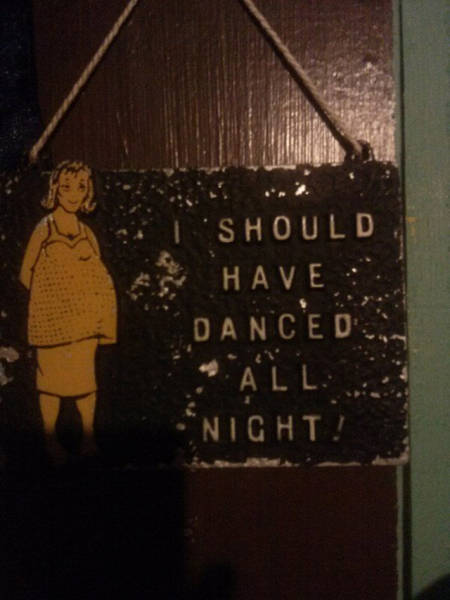 There's Something Seriously Wrong With These Thrift Shops (32 pics)