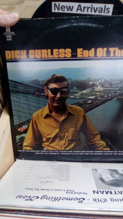There's Something Seriously Wrong With These Thrift Shops (32 pics)