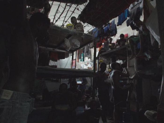 A Look Inside One Of The Most Overcrowded Prisons In The World (23 pics)