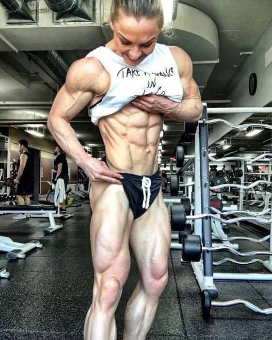It's Shocking How Ripped This Bodybuilder Actually Is (12 pics)