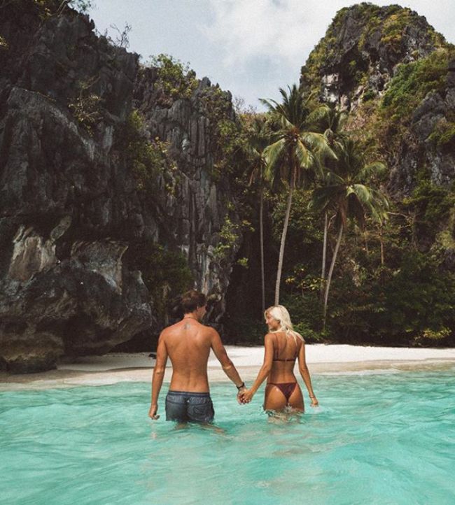 This Couple Makes Up To $9000 For Their Instagram Photos While Traveling (16 pics)