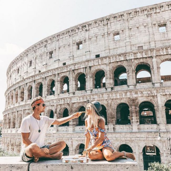 This Couple Makes Up To $9000 For Their Instagram Photos While Traveling (16 pics)