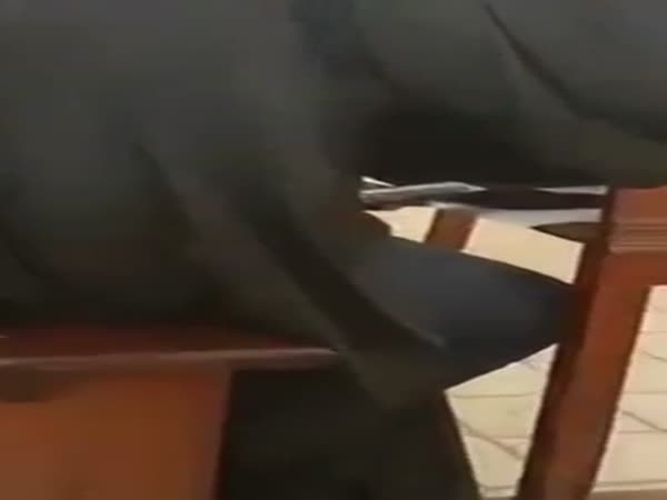 Preacher Cant Resist The Booty Clap Even During Church Service