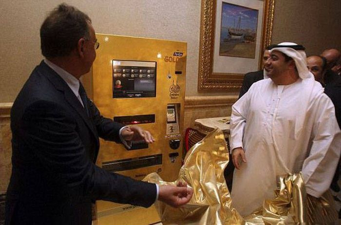 Strange Things Seen At ATMs Around The World (40 pics)