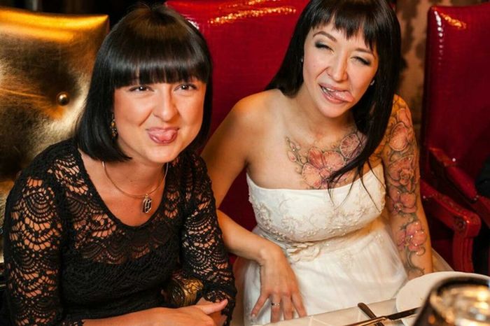 Beautiful Girl Uses Tattoos To Cover Up Her Scars (3 pics)
