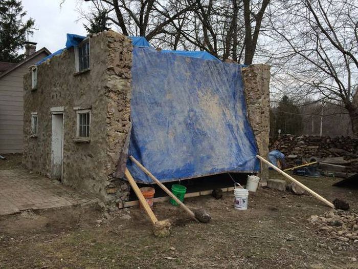Blacksmith Turns A 200-Year-Old Ruin Into Something Special (20 pics)