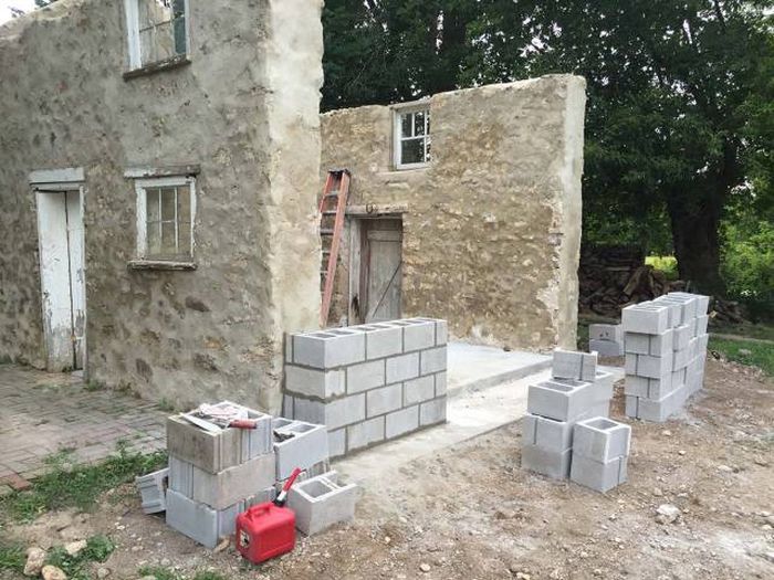 Blacksmith Turns A 200-Year-Old Ruin Into Something Special (20 pics)