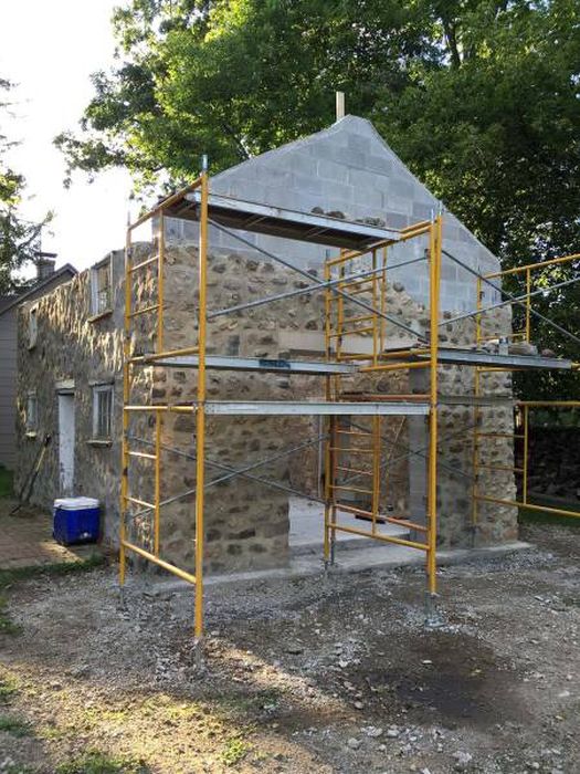 Blacksmith Turns A 200-Year-Old Ruin Into Something Special (20 pics)