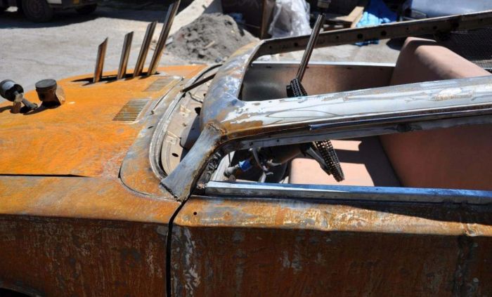 Russian Car Looks Like Something Out Of Mad Max (8 pics)