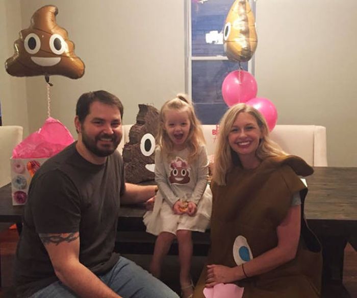 This Little Girl Actually Enjoyed Her Crappy Party (7 pics)