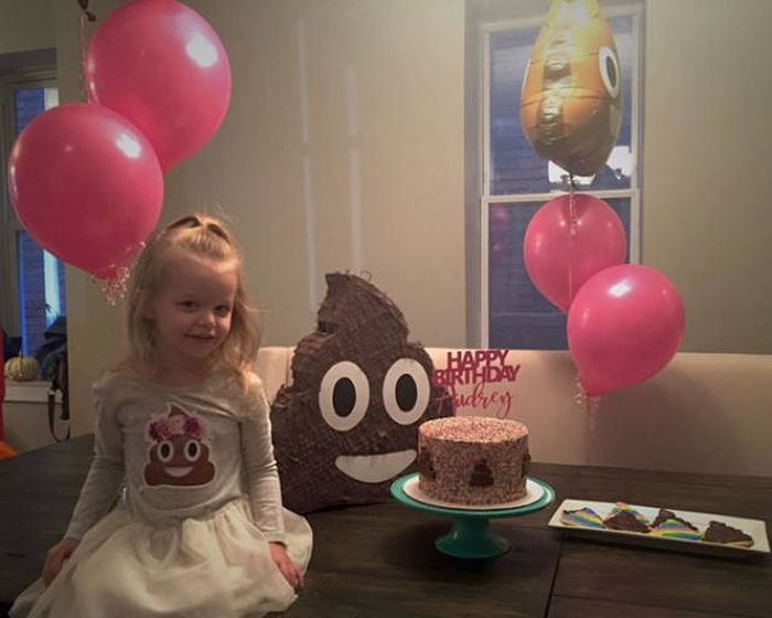 This Little Girl Actually Enjoyed Her Crappy Party (7 pics)
