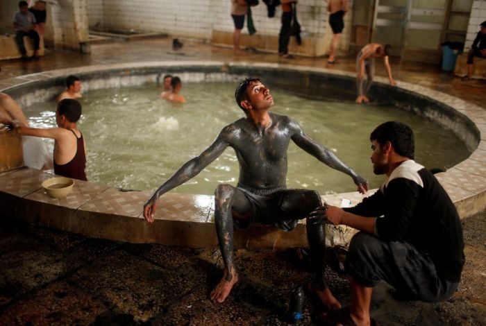 Photos That Show The Lives Of Citizens In Iraq (33 pics)