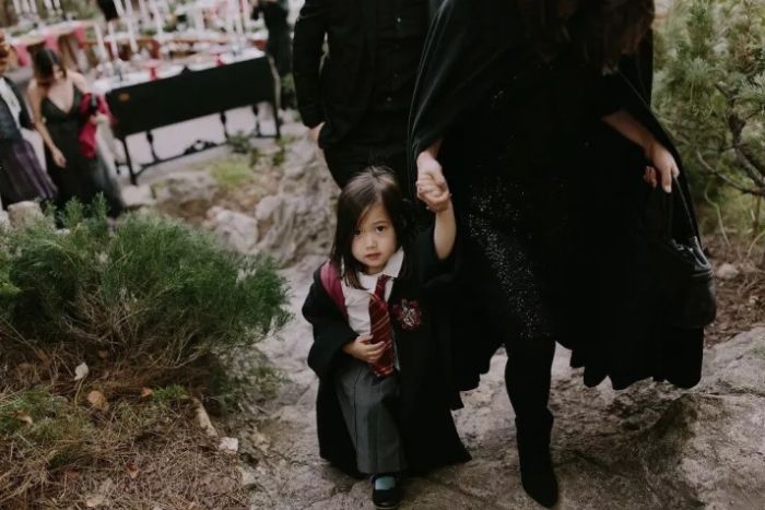 Couple's Harry Potter Themed Wedding Is A Fantasy Come True (18 pics)