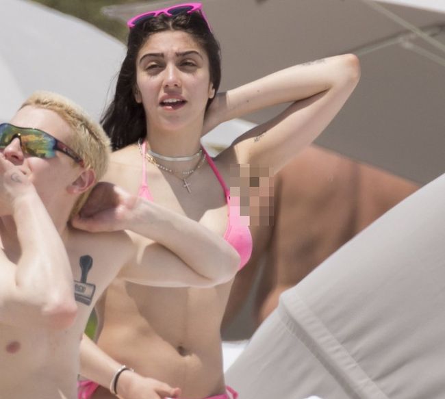 Madonna's Daughter Does Not Shave Her Armpits (8 pics)