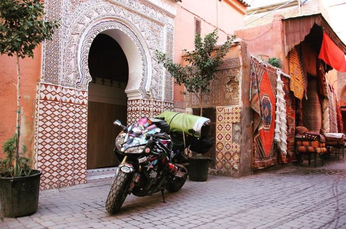 Adventurer Takes Awesome Motorcycle Journey Around The World (10 pics)