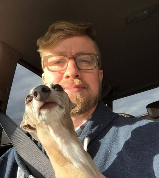 Dogs Are Really Good At Ruining Photos (50 pics)