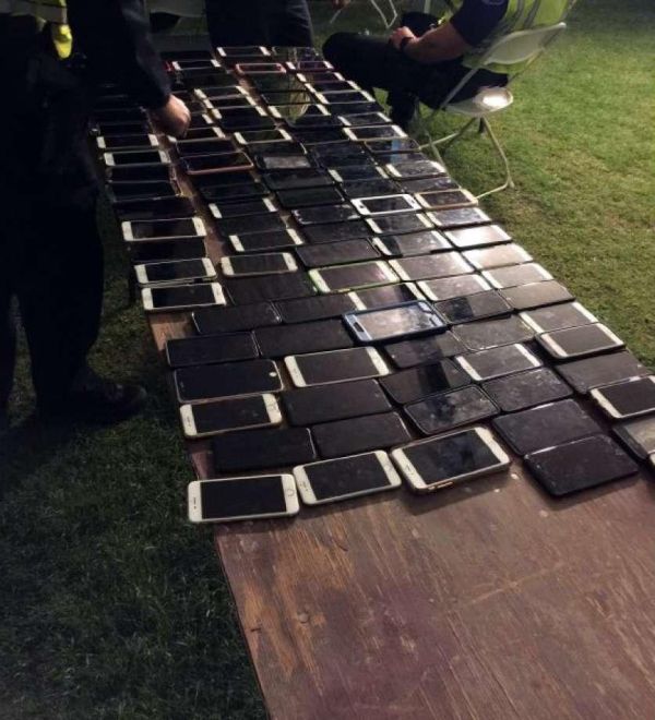 Pickpocket Gets Busted For Stealing 100 Phones At Coachella (2 pics)