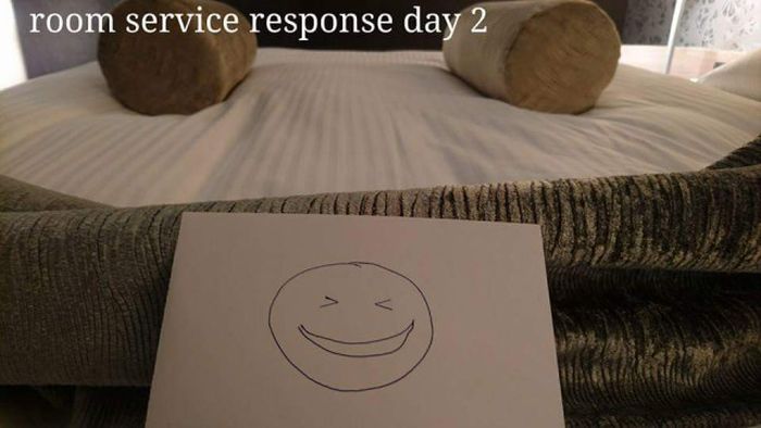 Guest With A Sense Of Humor Challenges Hotel Maids (17 pics)