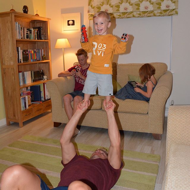 This Single Dad Works For Cirque du Soleil (25 pics)