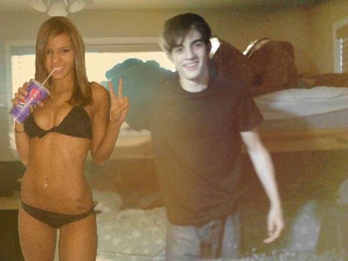 Photoshop Is Perfect For Guys Who Don't Have Girlfriends (21 pics)
