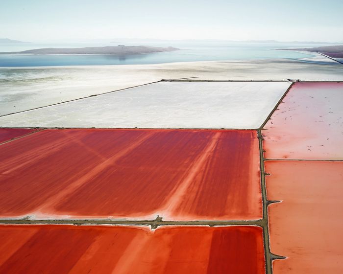 Photos Of Salt Fields That Will Take Your Breath Away (35 pics)