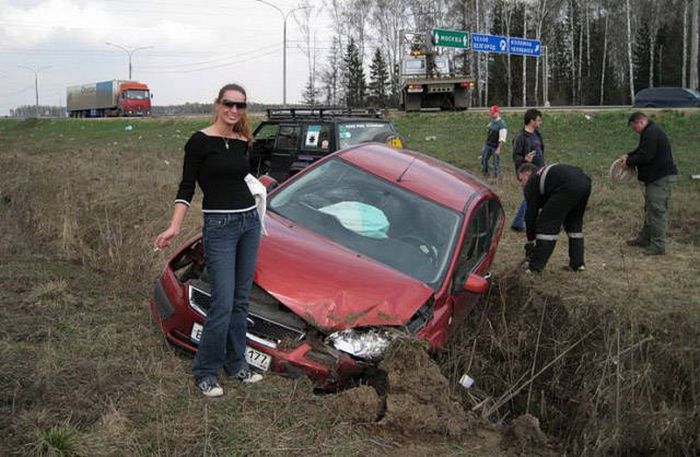 You Should Be Very Afraid When Girls Get Behind The Wheel (44 pics)