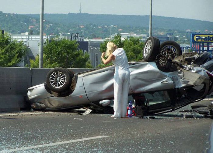 You Should Be Very Afraid When Girls Get Behind The Wheel (44 pics)