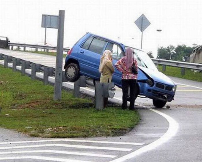 You Should Be Very Afraid When Girls Get Behind The Wheel (44 pics)