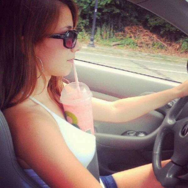 You Should Be Very Afraid When Girls Get Behind The Wheel (44 pics)