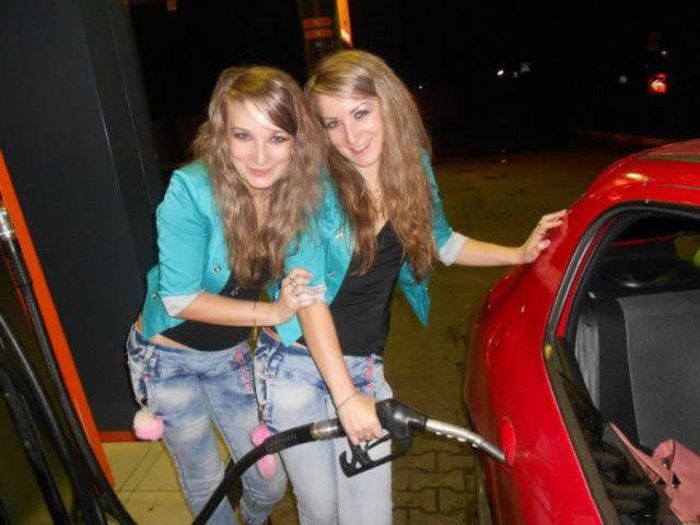 You Should Be Very Afraid When Girls Get Behind The Wheel (44 pics)