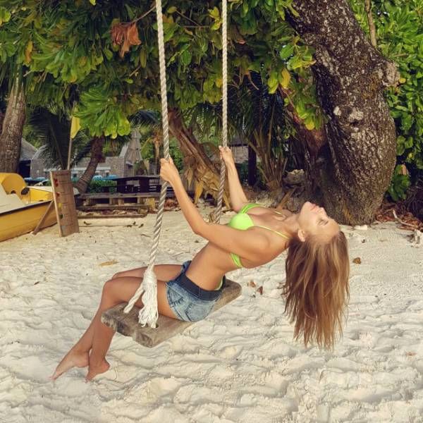 Sexy Swinging Girls That Will Sweep You Off Your Feet (28 pics)
