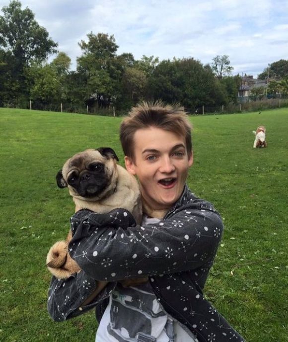 King Joffrey With A Pug Gets The Photoshop Battle Treatment (9 pics)