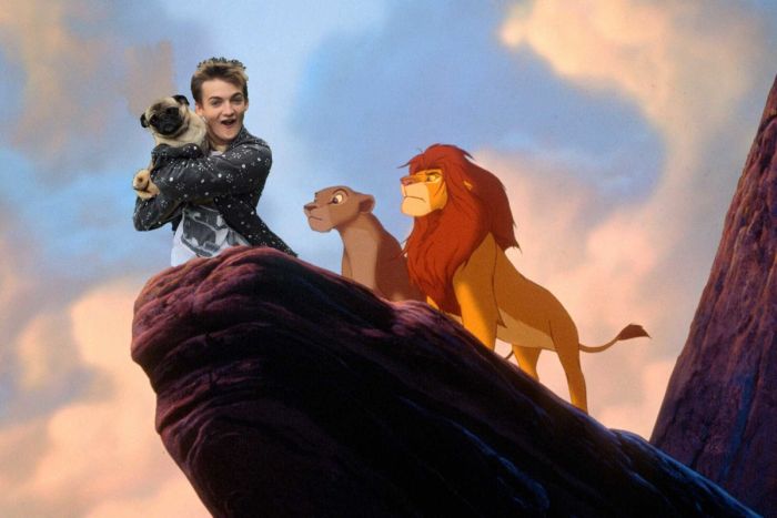 King Joffrey With A Pug Gets The Photoshop Battle Treatment (9 pics)