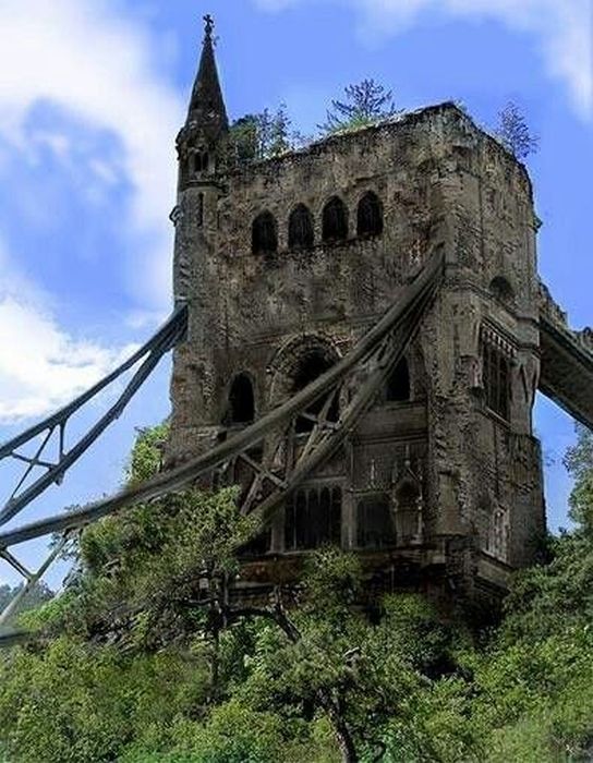 Chilling Photos From Abandoned Places Around The World (40 pics)