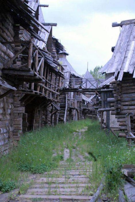 Chilling Photos From Abandoned Places Around The World (40 pics)