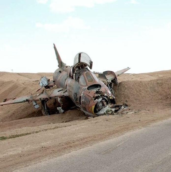 Chilling Photos From Abandoned Places Around The World (40 pics)