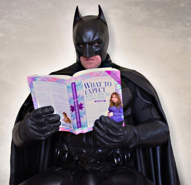 Couple Uses Superhero Costumes To Make Hilarious Pregnancy Announcement (5 pics)
