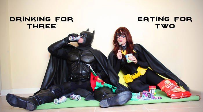 Couple Uses Superhero Costumes To Make Hilarious Pregnancy Announcement (5 pics)
