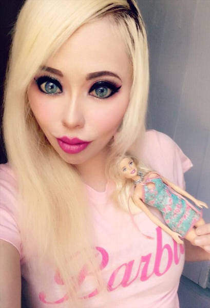 Girl Goes From Goth To Real Life Barbie Doll (22 pics)