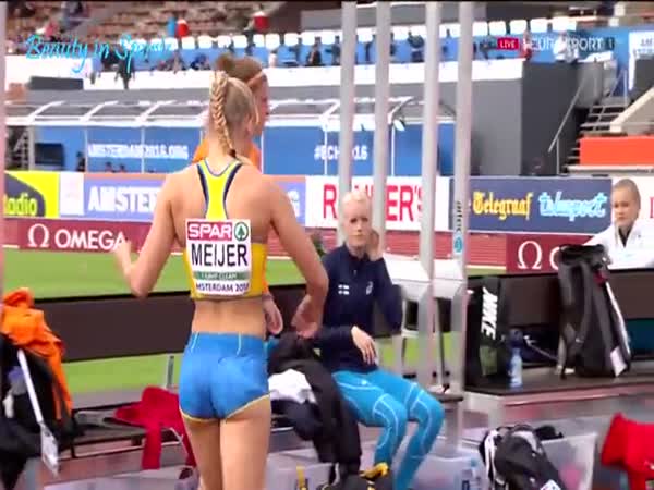 Beautiful Moments From Women's Pole Vaulting
