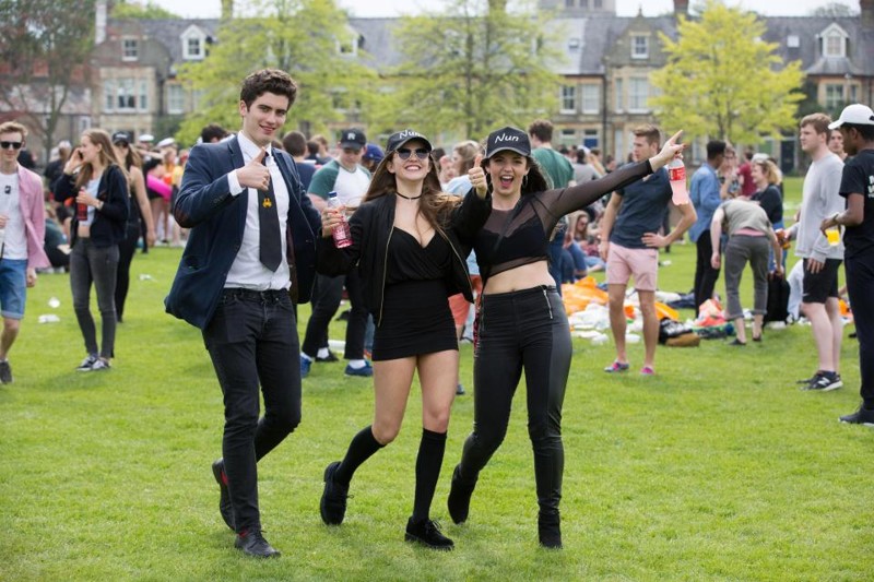 Students Of Cambridge Get Wild (31 pics)