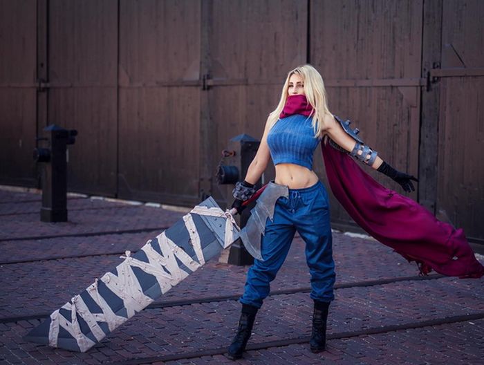 Holly Wolf Is One Of The Hottest Cosplayers On The Planet (20 pics)